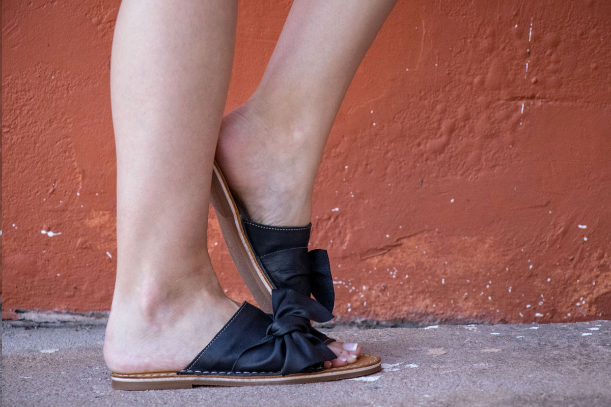 Bella - Black (End of Range)