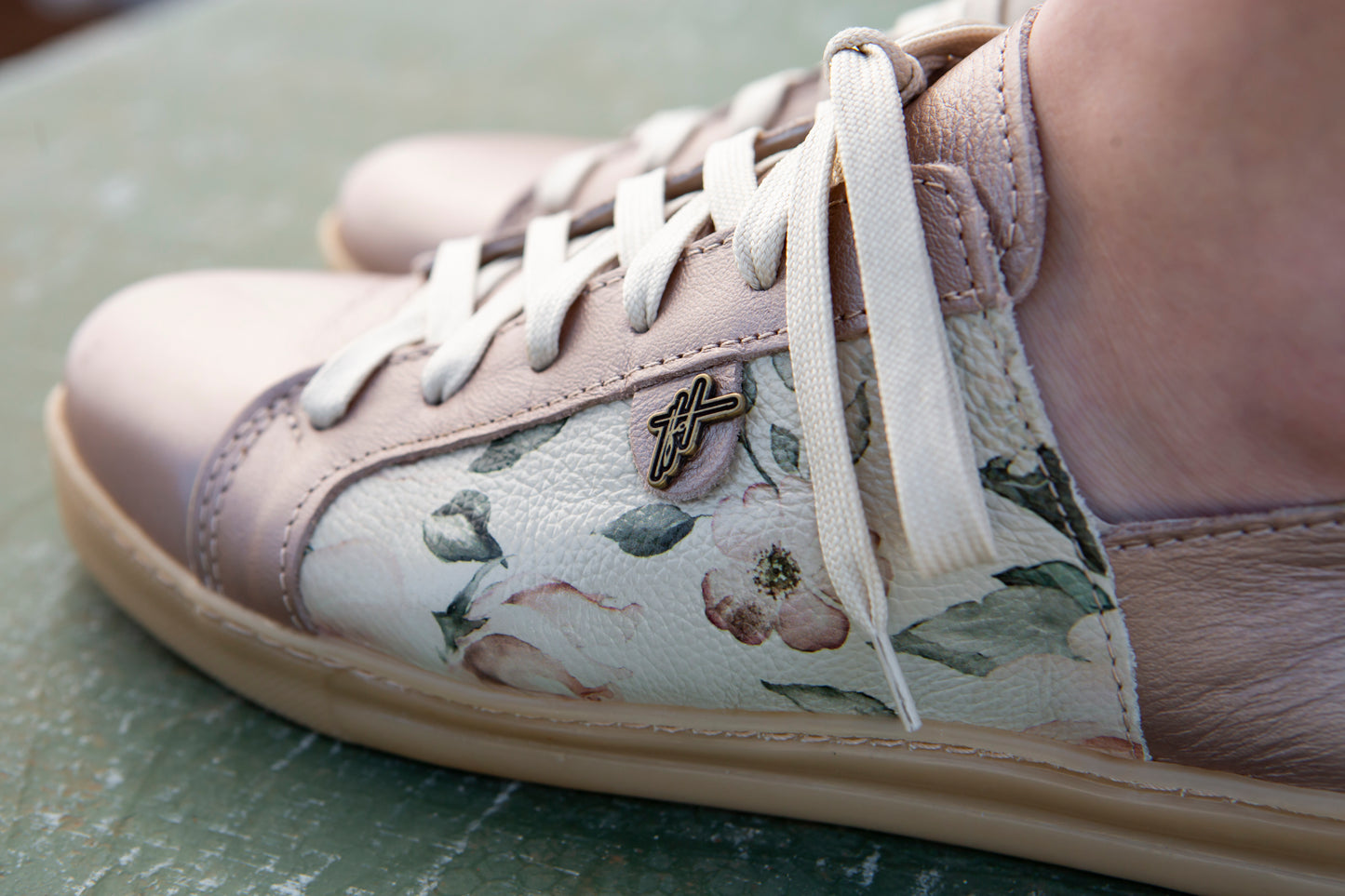 Nienke Sneaker - Blush & Bloom