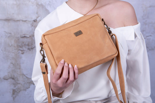 Anya Sling Bag - Fudge