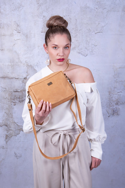 Anya Sling Bag - Fudge