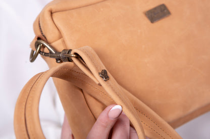 Anya Sling Bag - Fudge