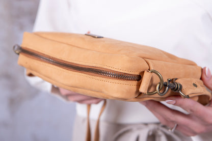 Anya Sling Bag - Fudge