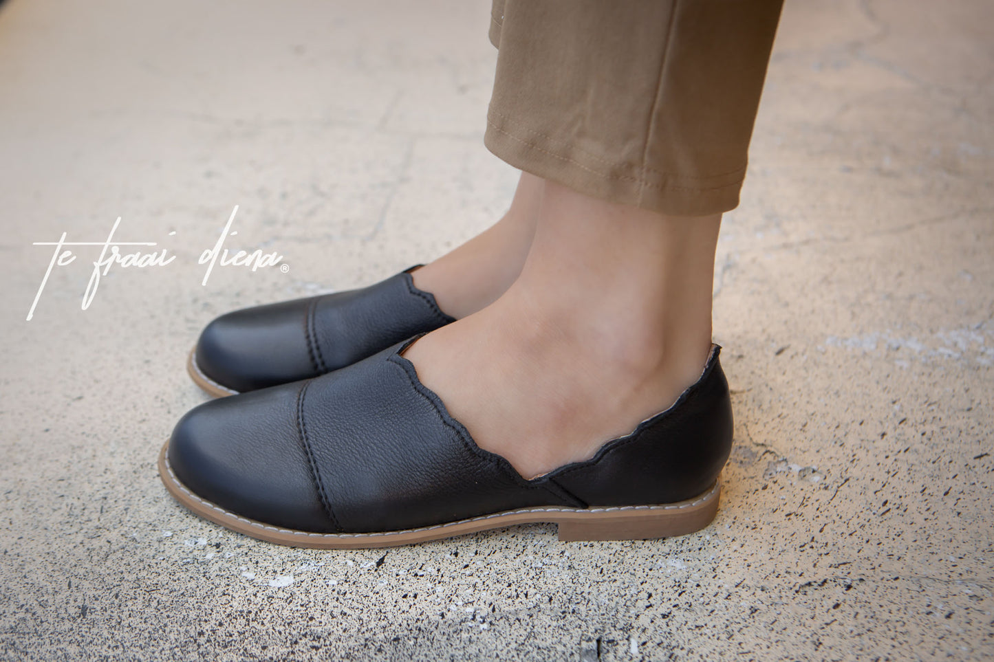 Avah - Black