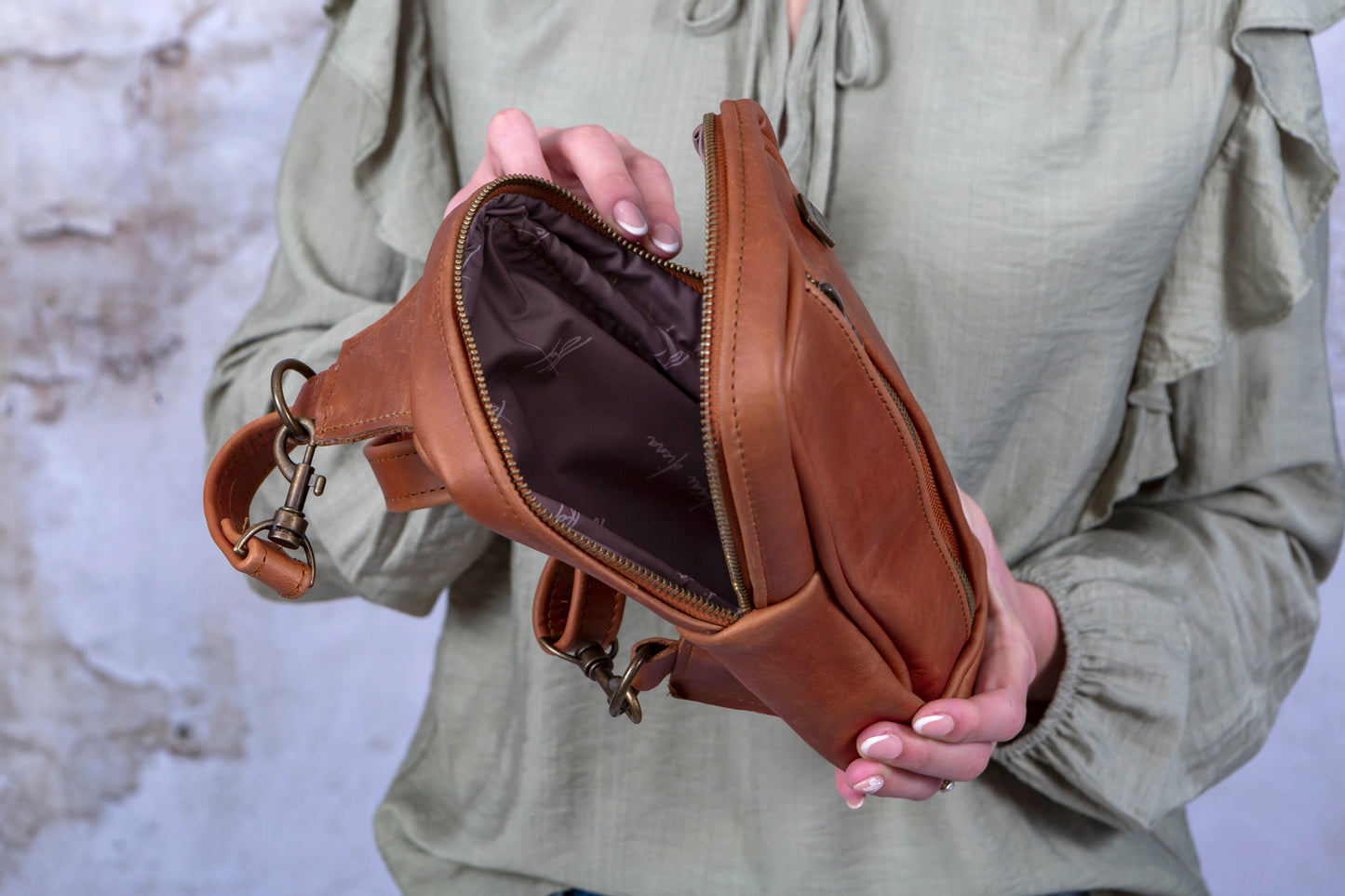 Cross Body Bag - Walnut