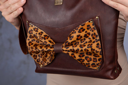 Janine Bow - Cigar & Jaguar