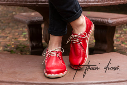 Leia Barefoot - Cherry