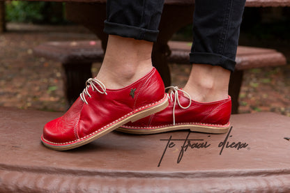 Leia Barefoot - Cherry