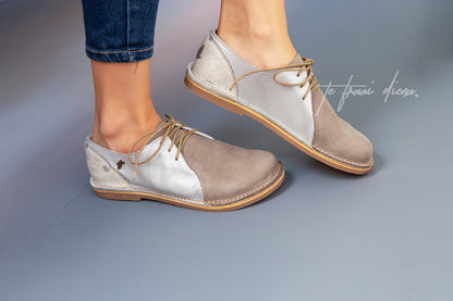 Leia Barefoot - Smoke & Mirrors