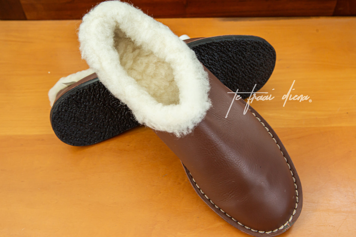 Men's Slipper - Texas Tan