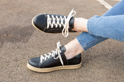 Nienke Sneaker - Black