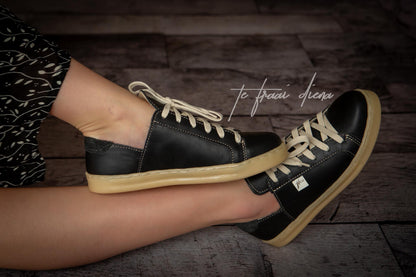 Nienke Sneaker - Black