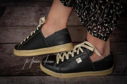 Nienke Sneaker - Black
