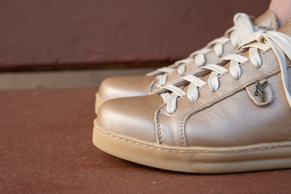 Nienke Sneaker - Metallic Gold