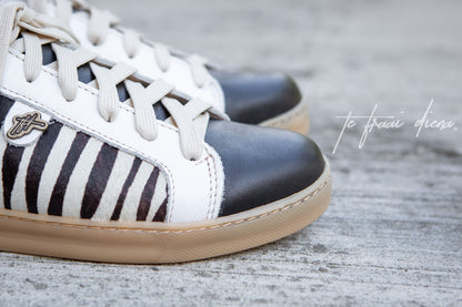 Nienke Sneaker - Liquorice