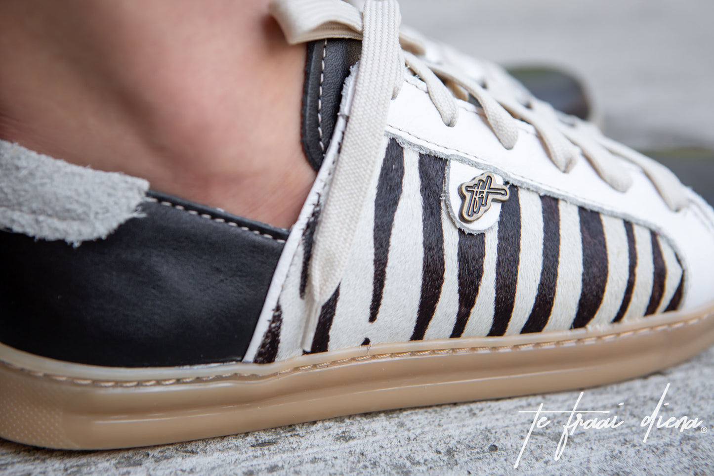 Nienke Sneaker - Liquorice
