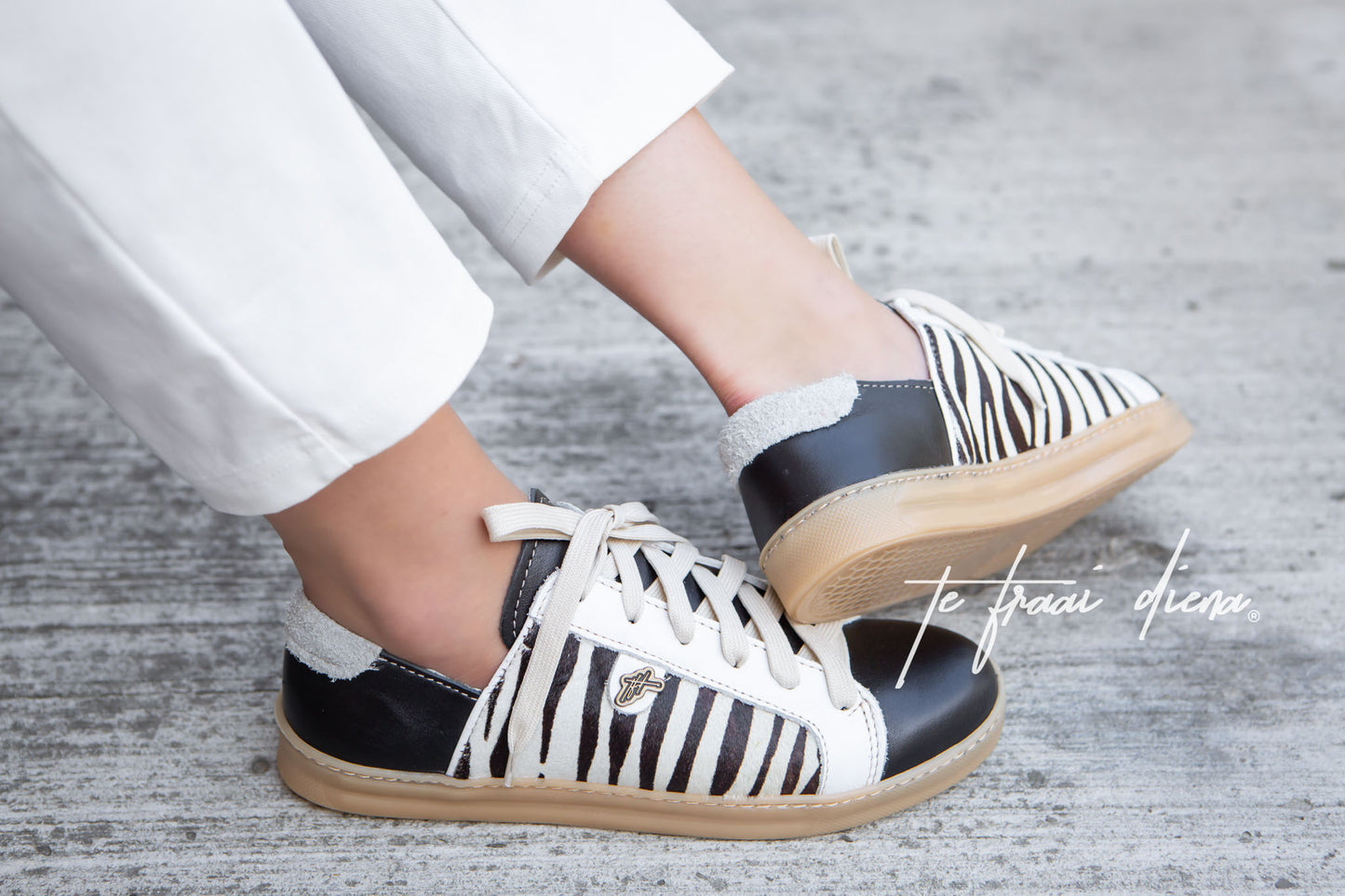Nienke Sneaker - Liquorice
