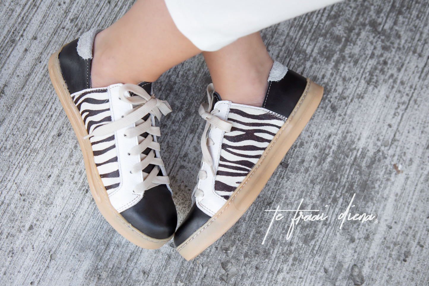 Nienke Sneaker - Liquorice