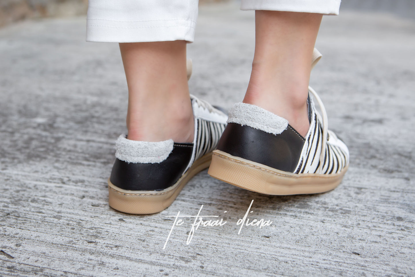 Nienke Sneaker - Liquorice