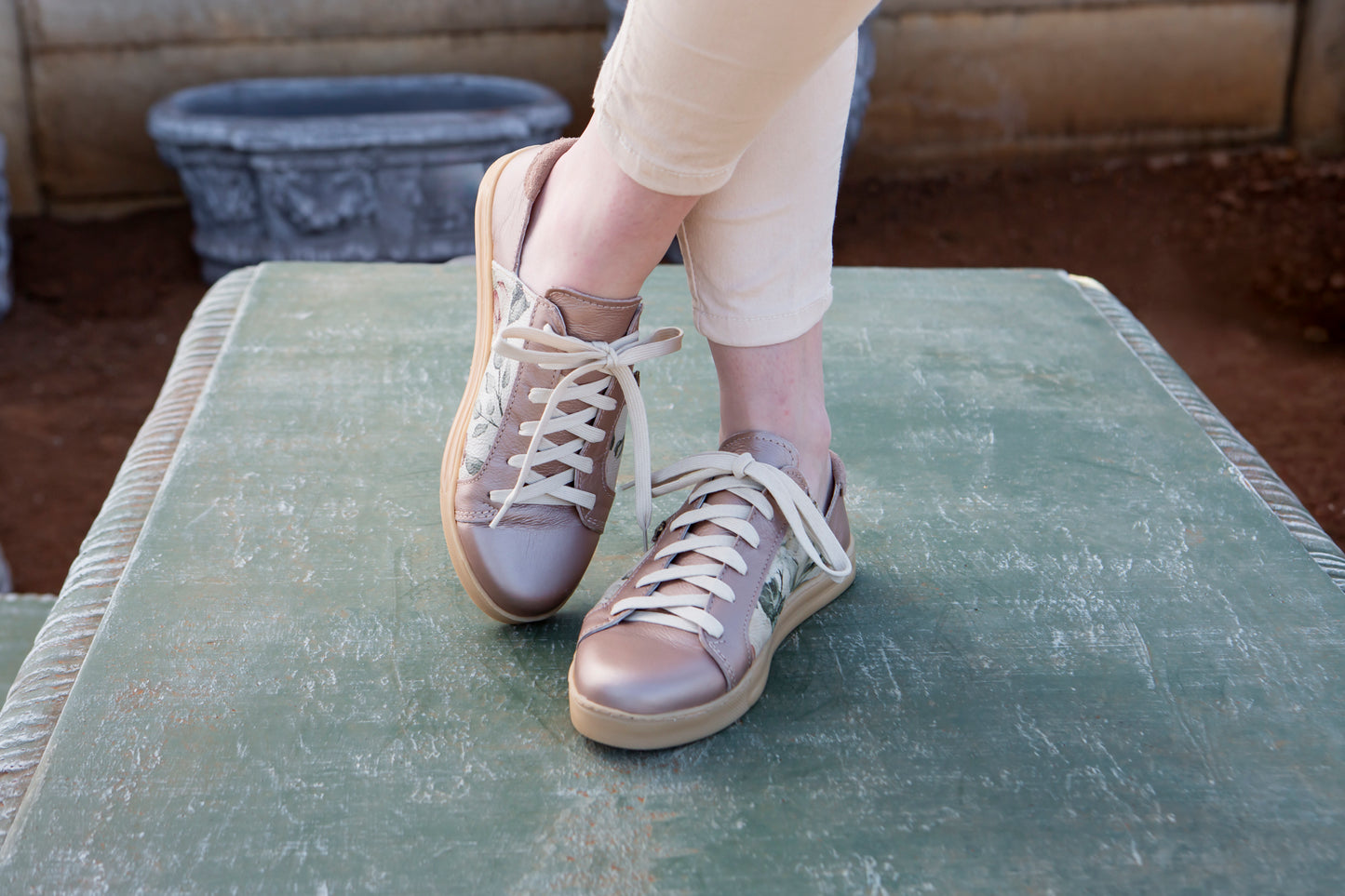Nienke Sneaker - Blush & Bloom