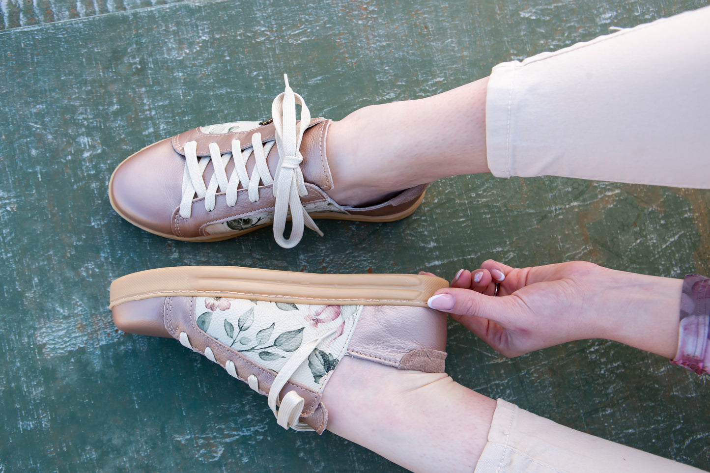Nienke Sneaker - Blush & Bloom