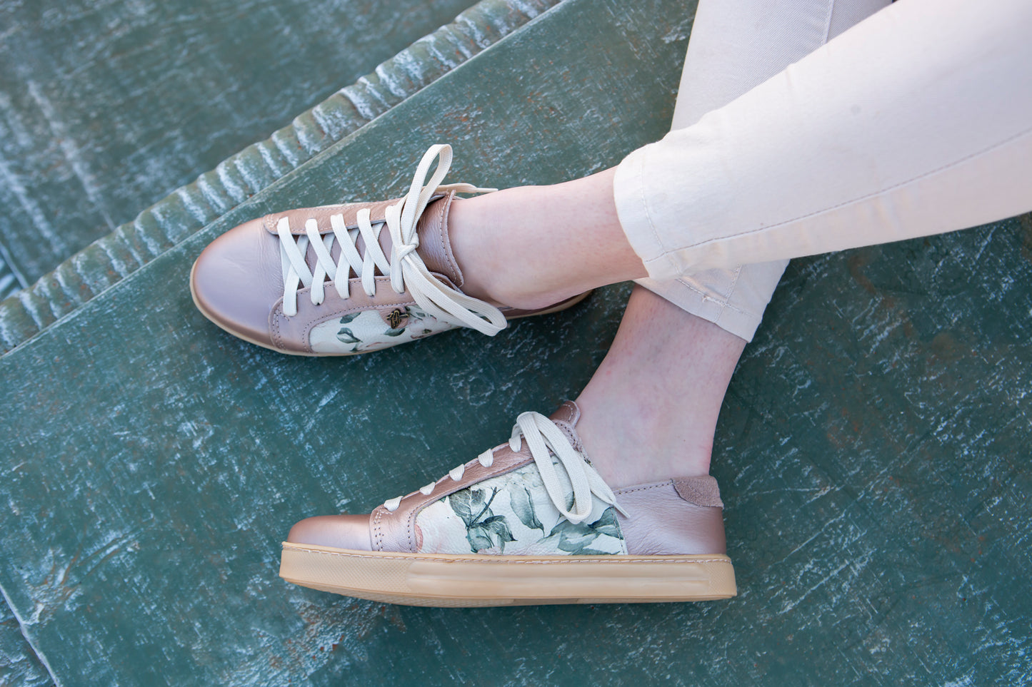 Nienke Sneaker - Blush & Bloom