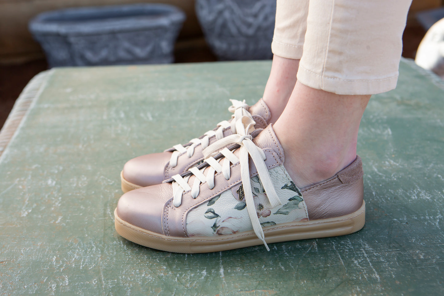 Nienke Sneaker - Blush & Bloom