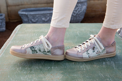 Nienke Sneaker - Blush & Bloom