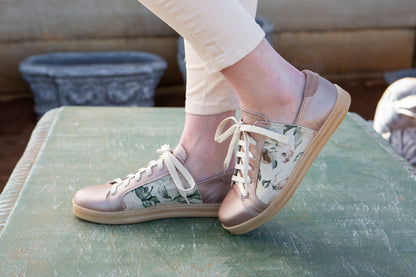 Nienke Sneaker - Blush & Bloom