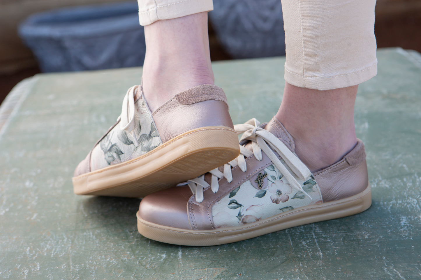 Nienke Sneaker - Blush & Bloom