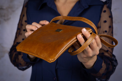 Small Sling Bag - Toffee