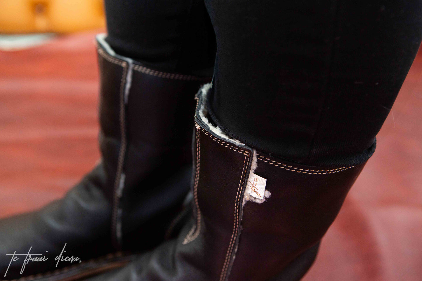 V-Cut Stella - Black