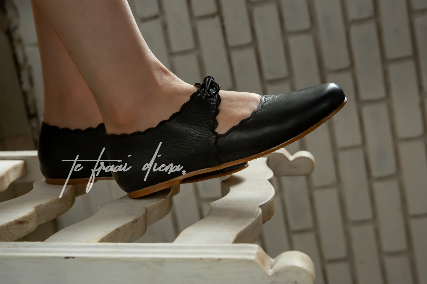 Suna - Black
