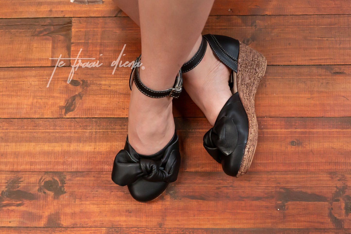 Margo - Black
