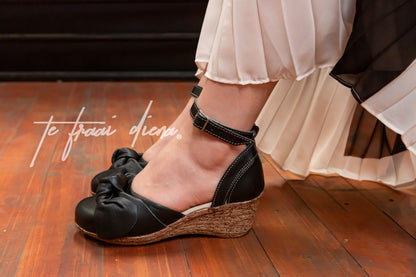 Margo - Black