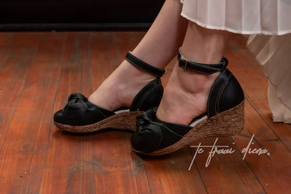 Margo - Black