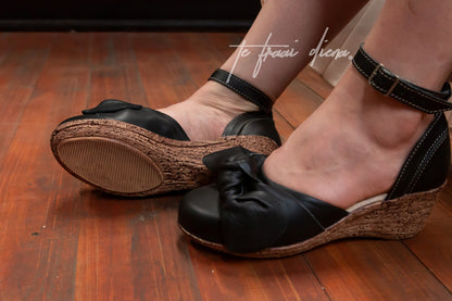 Margo - Black