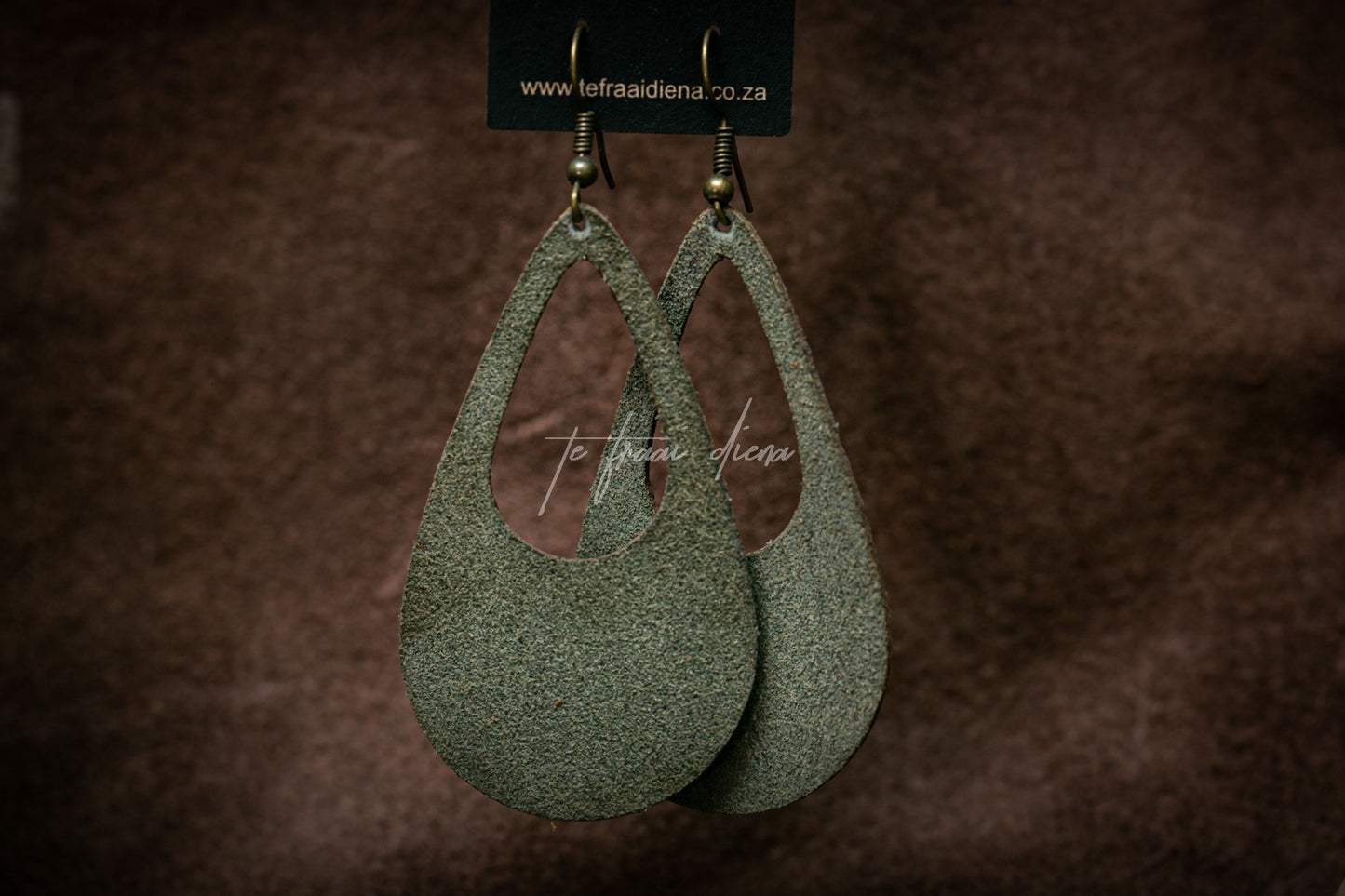 Teardrop - Small Opening
